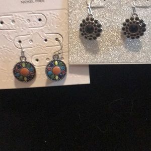 Two pairs gorgeous earrings 💯💰🕺😎